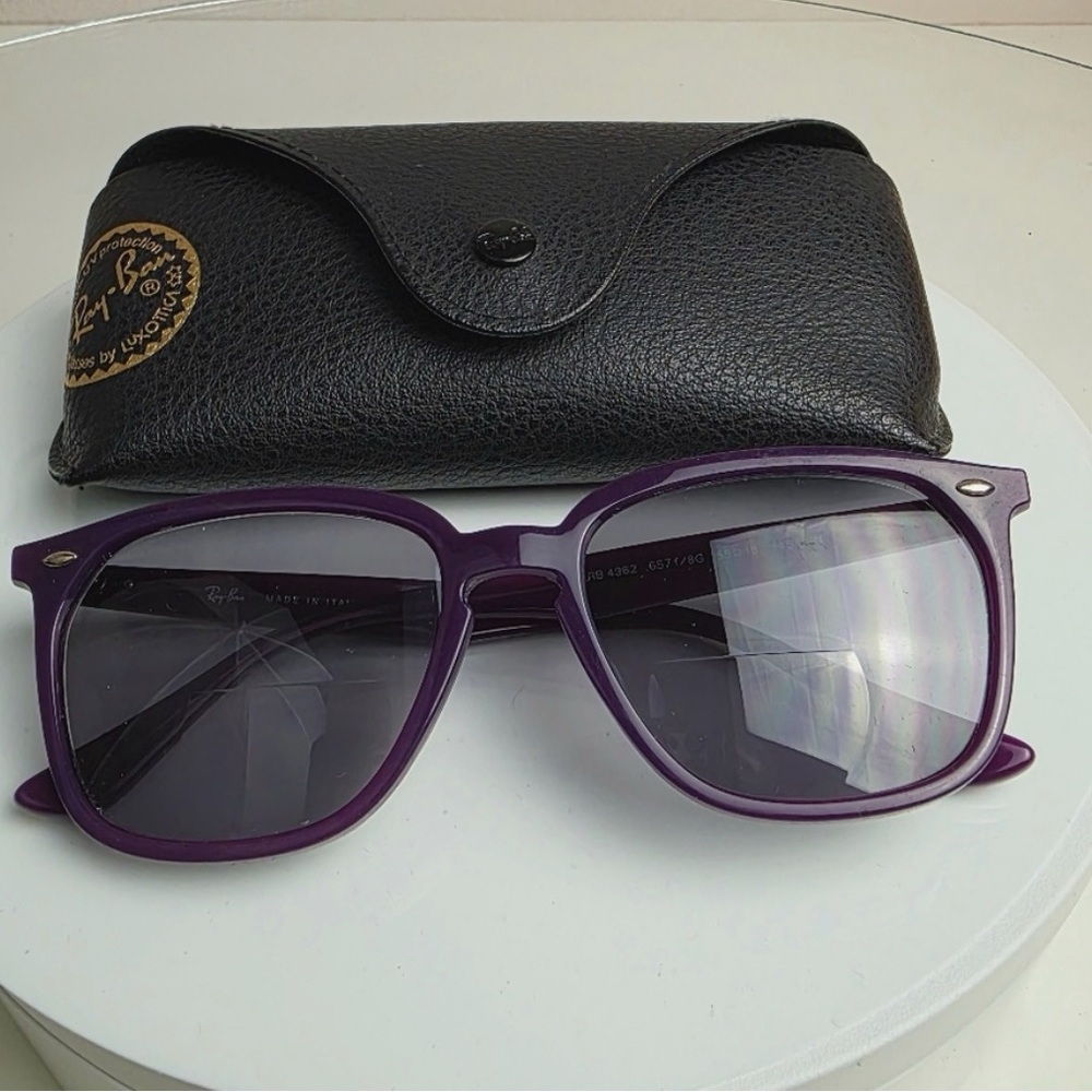 Women’s Purple Ray-Ban Sunglasses with Case